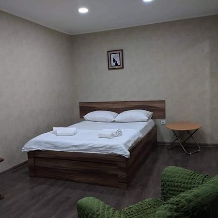 Lagaza'S Home Pekini Тбилиси Екстериор снимка